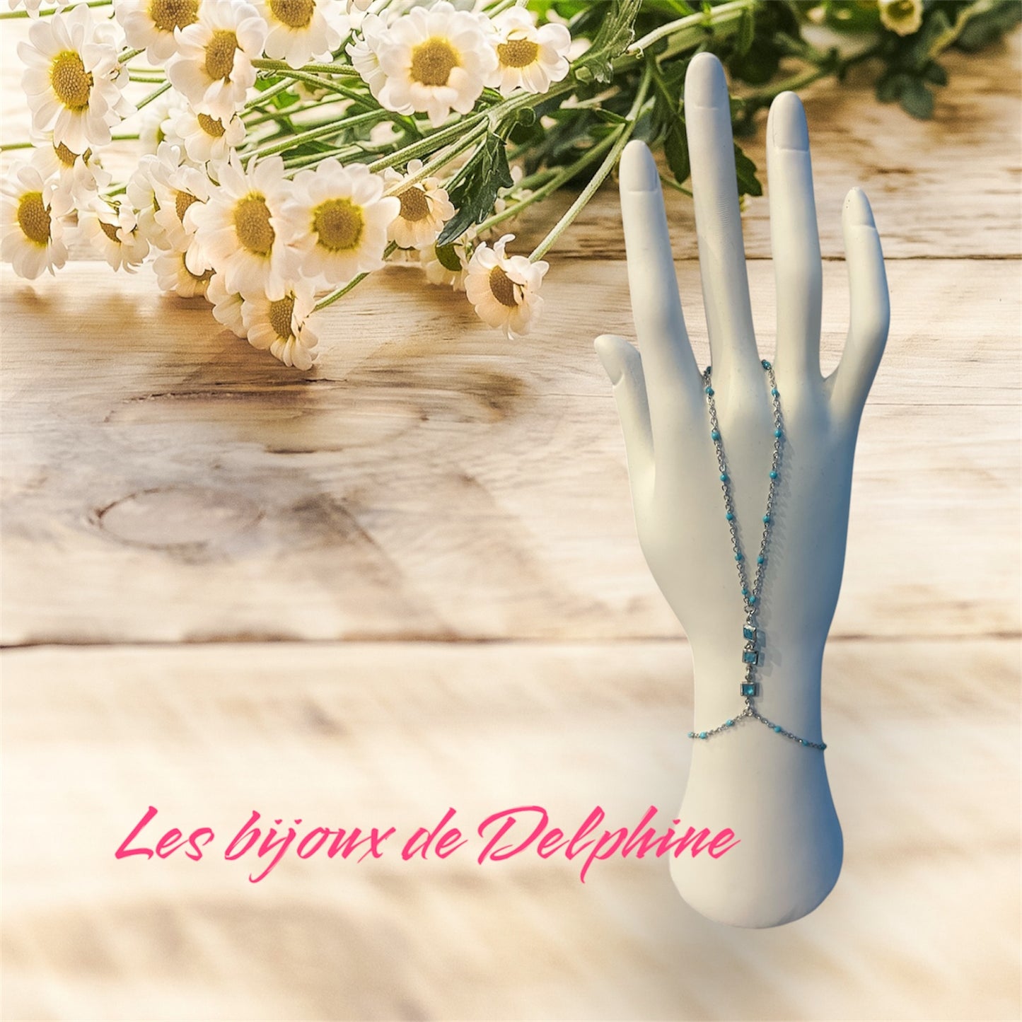 Bijoux de mains pierres bleues