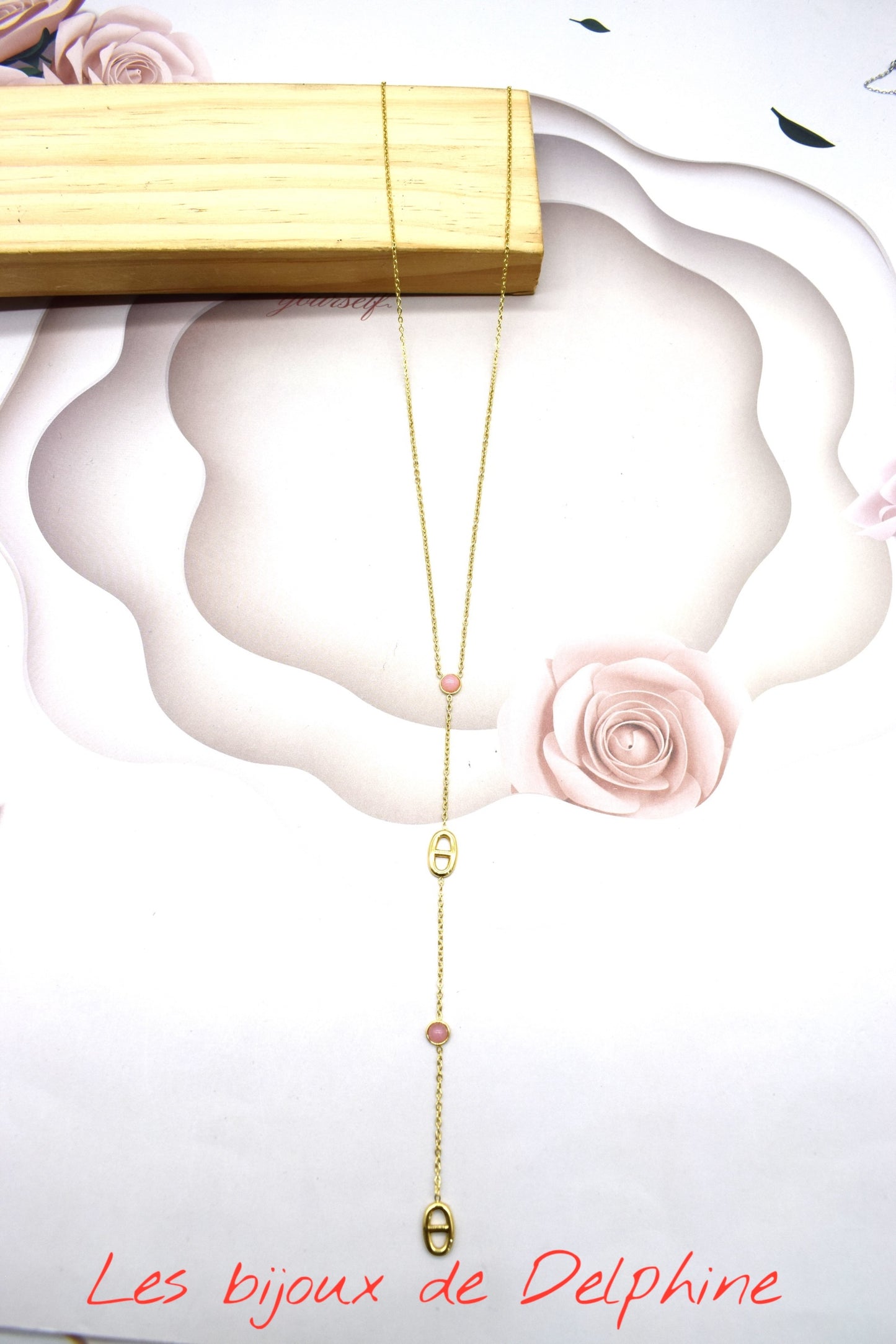 Collier Y avec touche de couleur