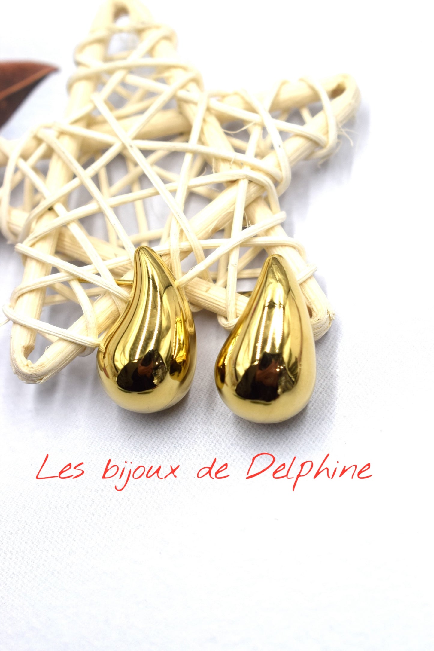 Boucle d’oreille en goutte moyen modèle