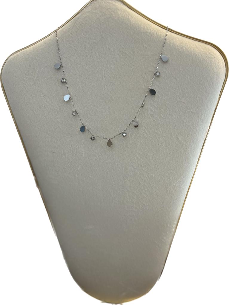 Collier pendentif goutte d’eau et strass