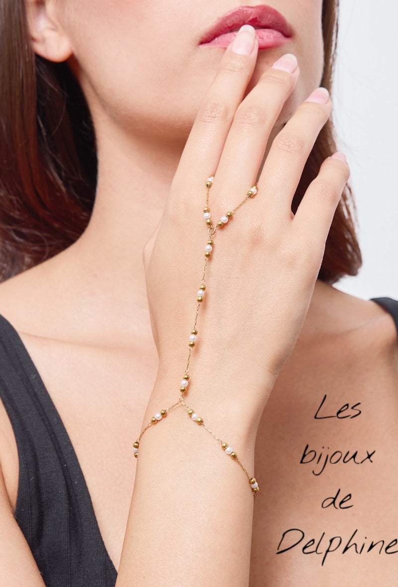 Bijoux de mains perles acier