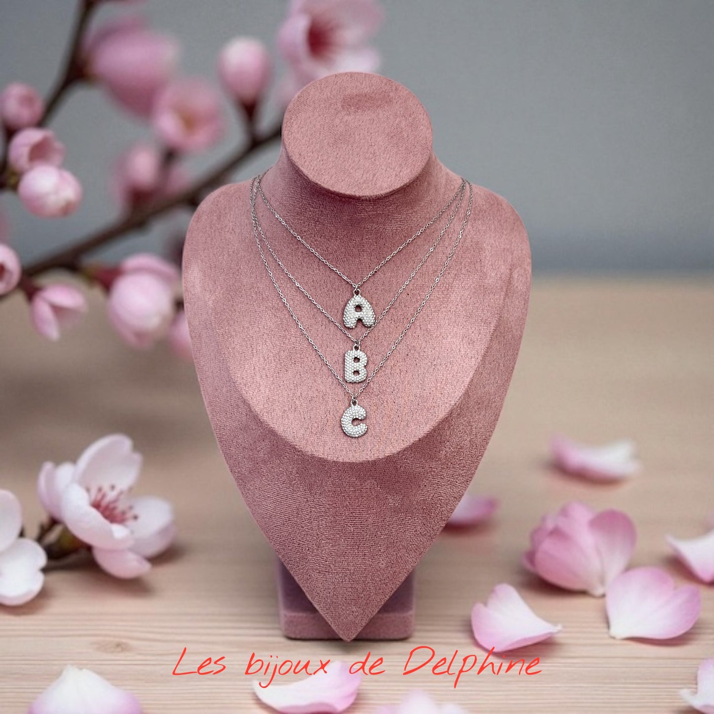 Collier lettre strasse « Ballon »