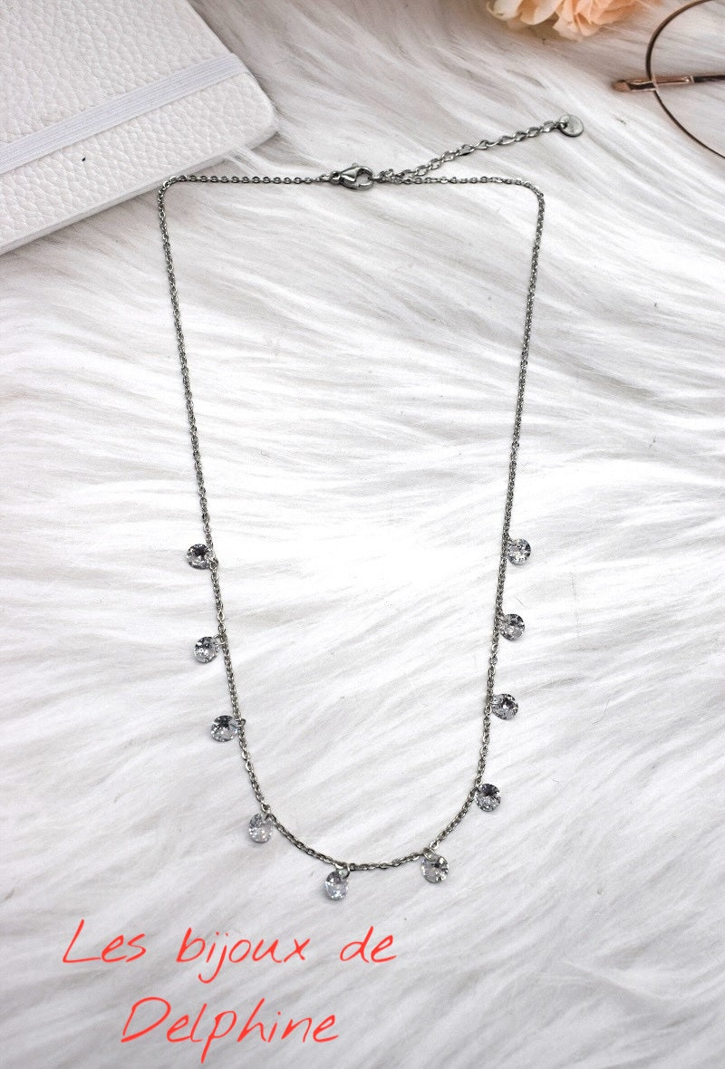 Collier en acier avec pendentif en strass